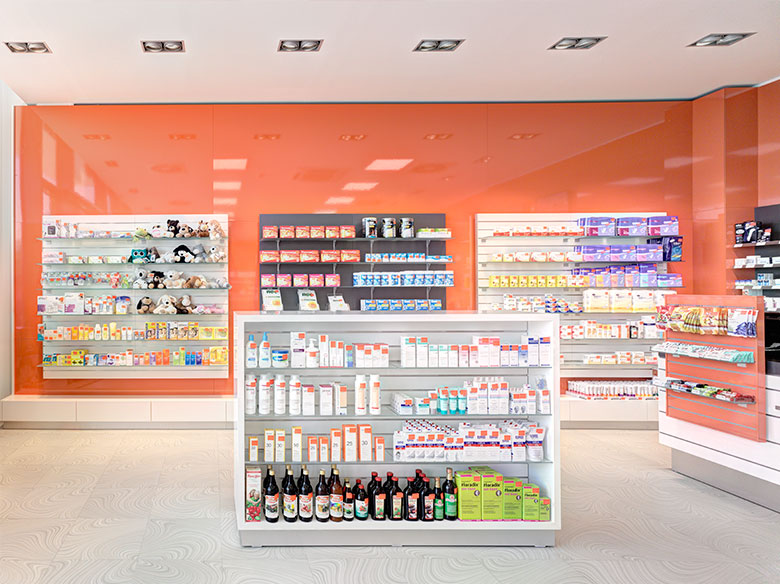 farma-plus Apotheke - Referenzen - Wiemer Einrichtungen