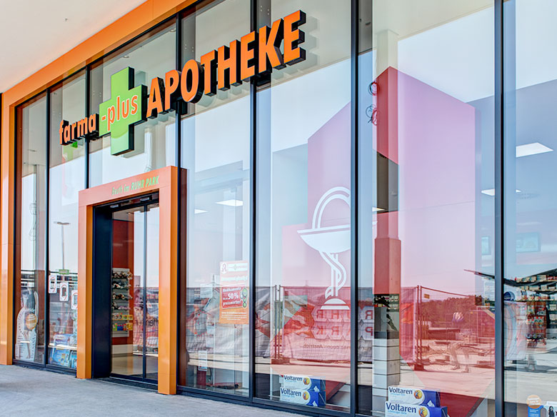farma-plus Apotheke - Referenzen - Wiemer Einrichtungen