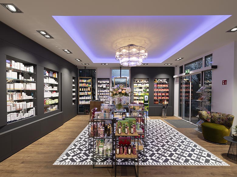 Römer Apotheke - Referenzen - Wiemer Einrichtungen